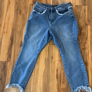Judy Blue Frayed Hem Cropped Jeans - Blue